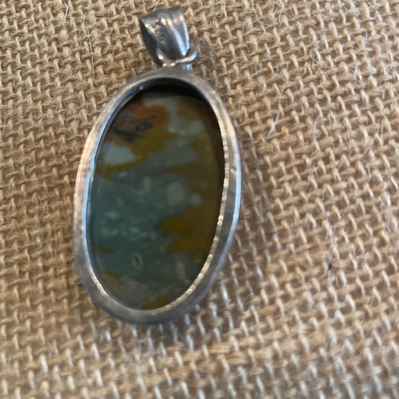 Pendant - Picture 2 of 2